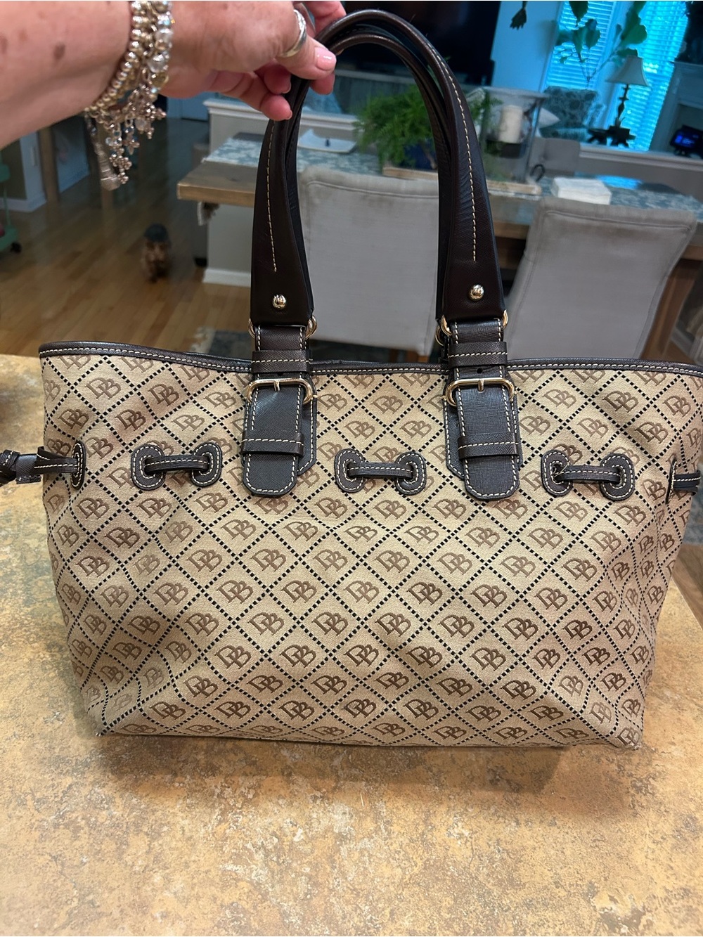 Dooney & Bourke Large Chiara Signature Logo Tote - Picture 6 of 16